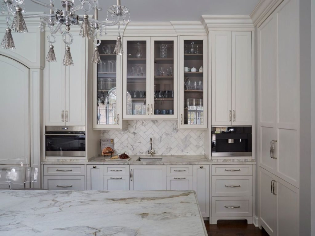 White and Grey Luxurious Kitchen | Dream Kitchens
